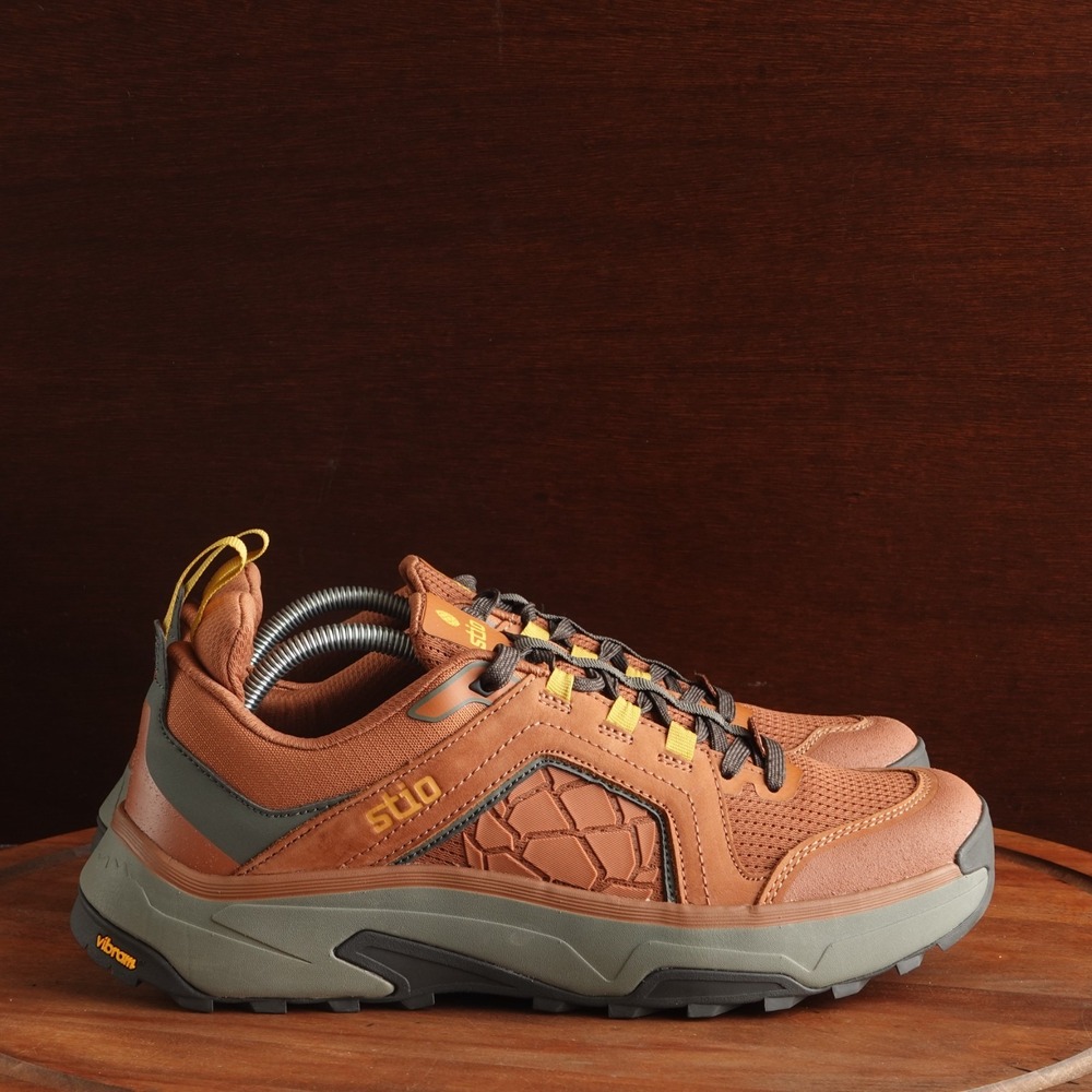 Stio Sneakers Mens SZ 10.5 Orange Gray Ridgecap Low Leather Hiking Athletic Shoe